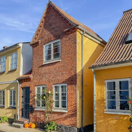 Nyaraló Beautiful In With Wifi Rudkøbing